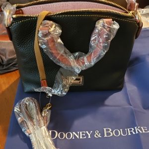 BRAND NEW Dooney and Bourke Handbag